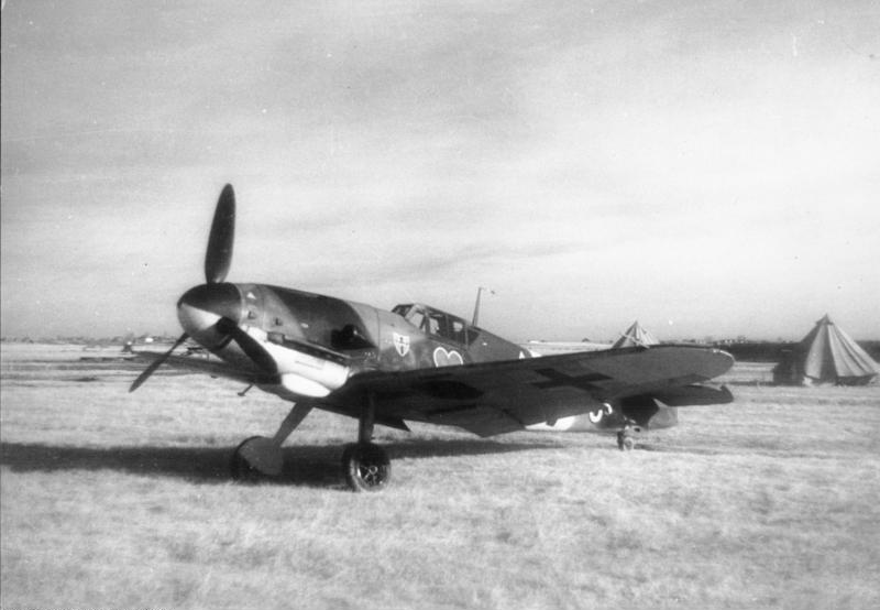 Messerschmitt Bf 109 G-2 der Luftwaffe im Flug während des Zweiten Weltkriegs.